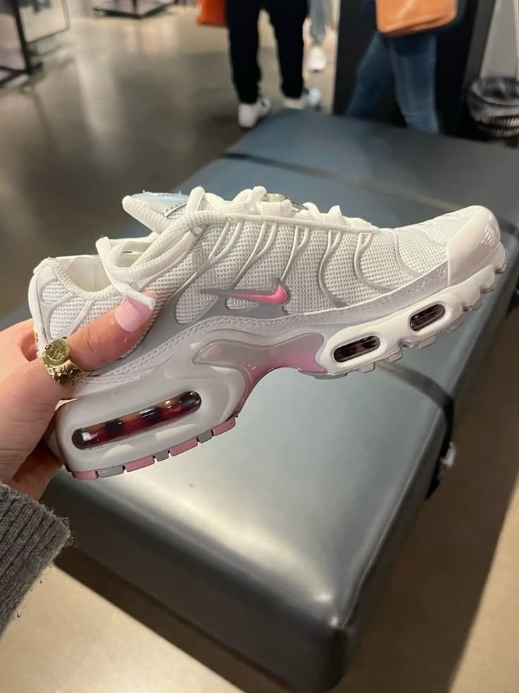 Nike Air Max Plus “Summit White Pink Rise” 