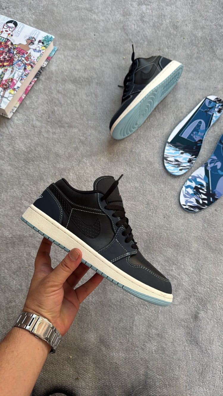 Nike Air Jordan 1 Low SE "Black Dark Obsidian
