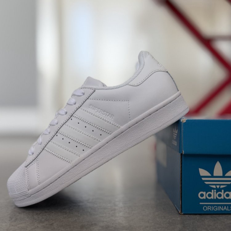 Superstar White