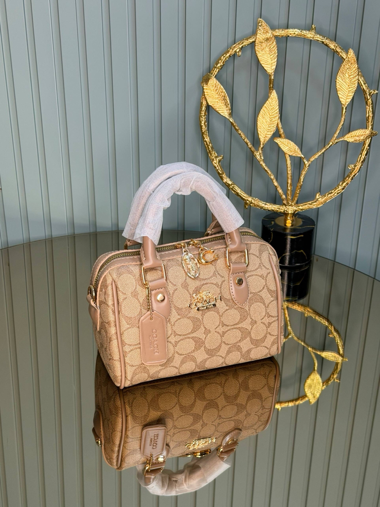 Coach mini
