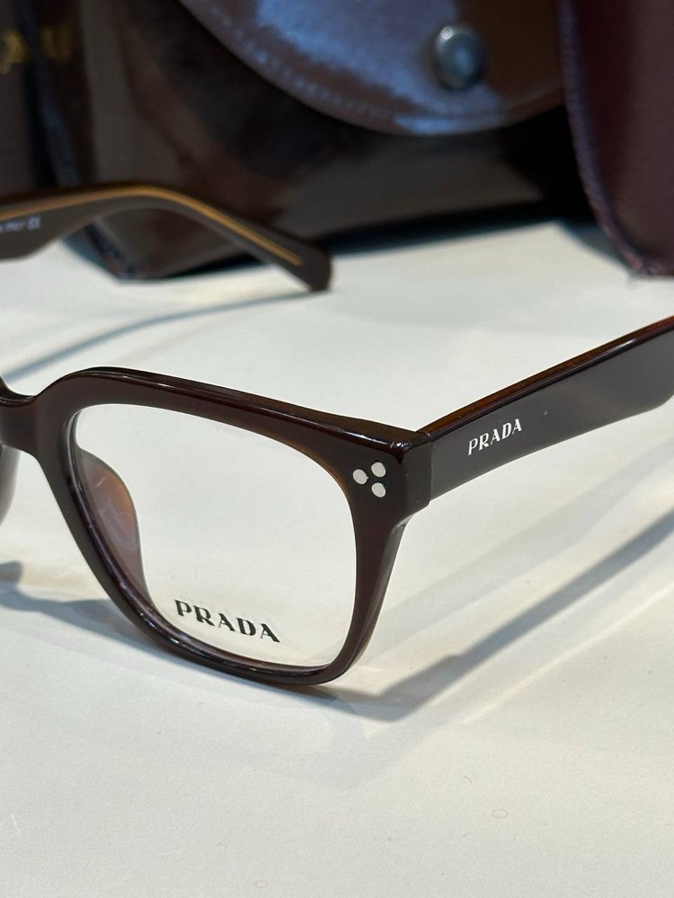 Prada gözlük 