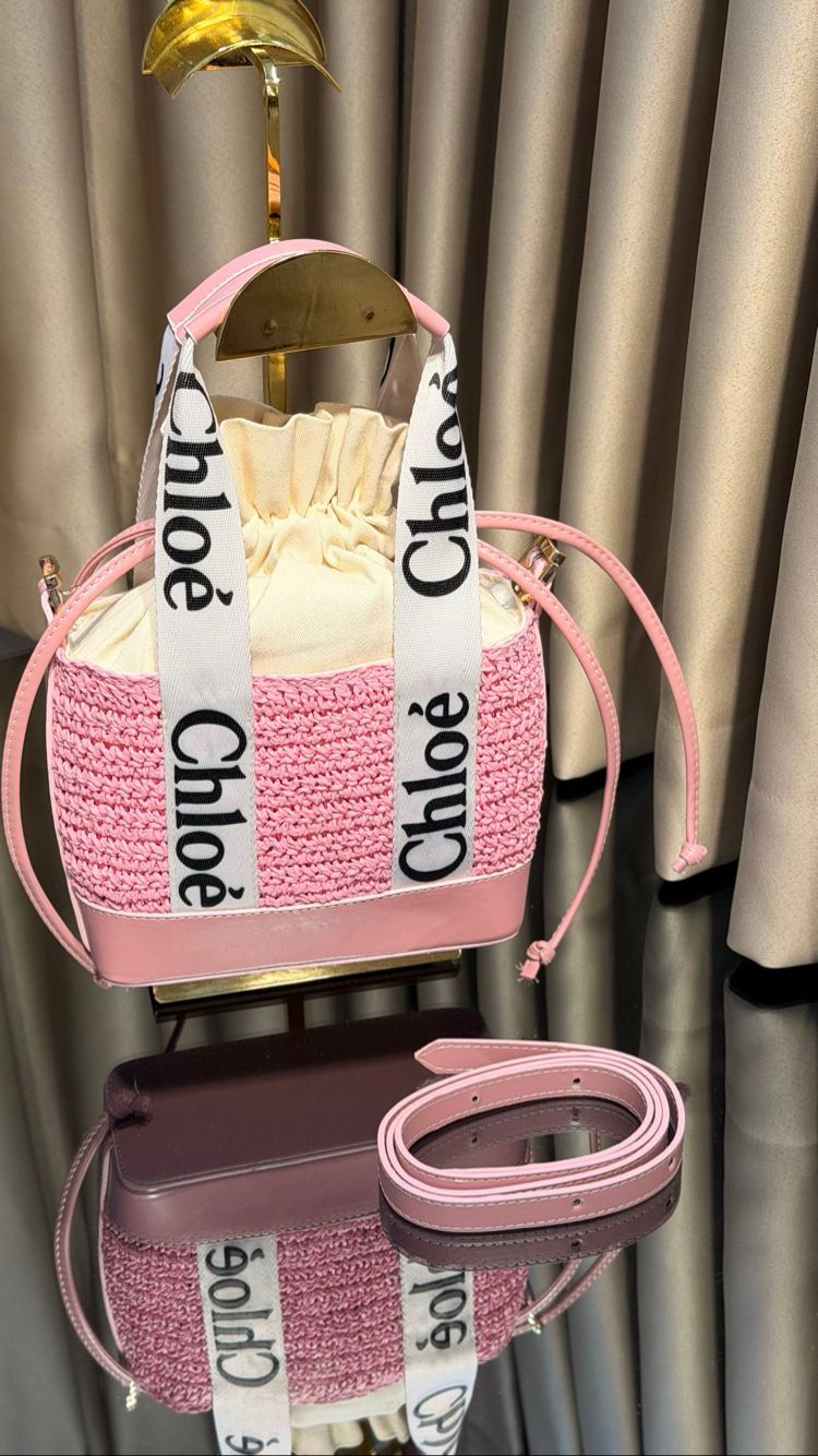 Chloe 