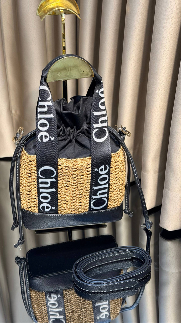 Chloe 
