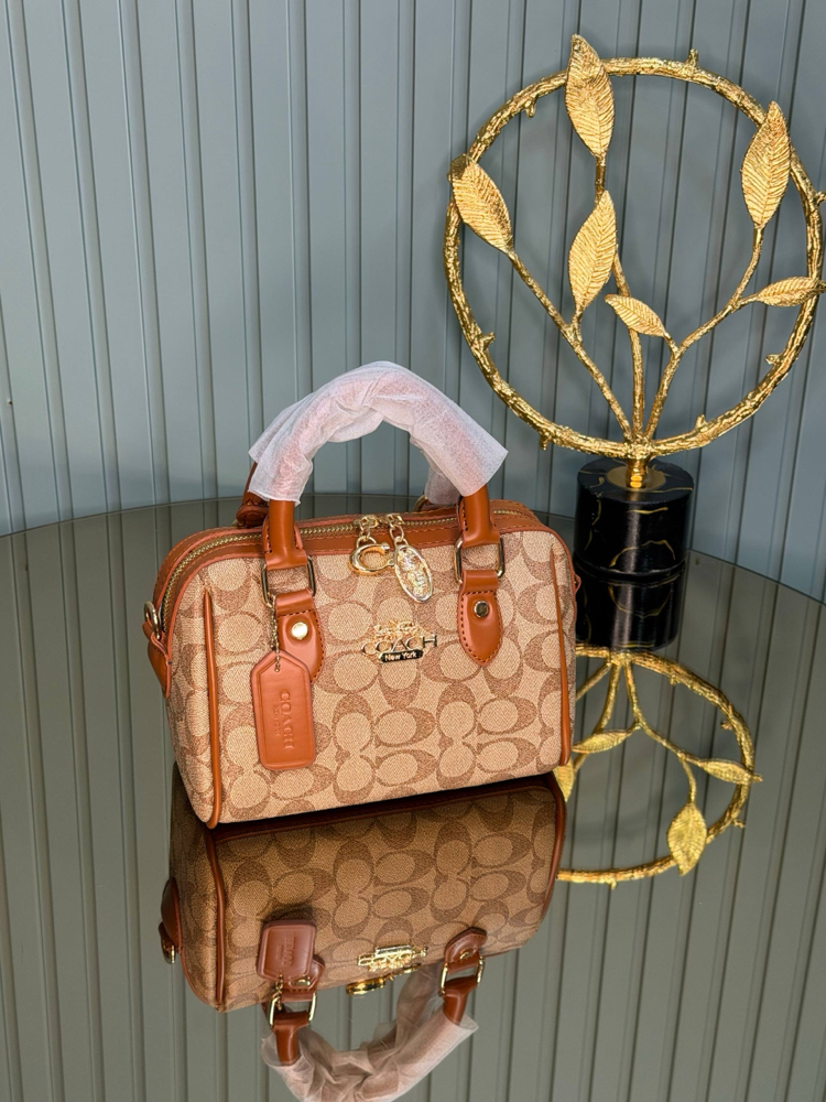 Coach mini