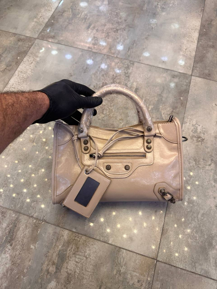 Balenciaga çanta