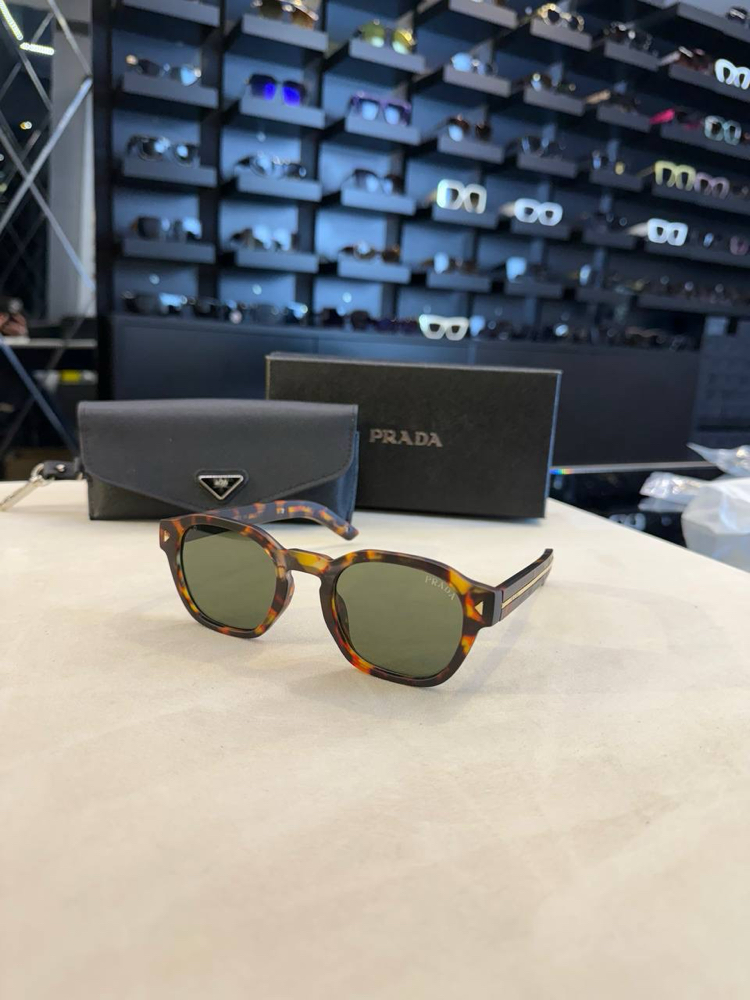Prada gözlük