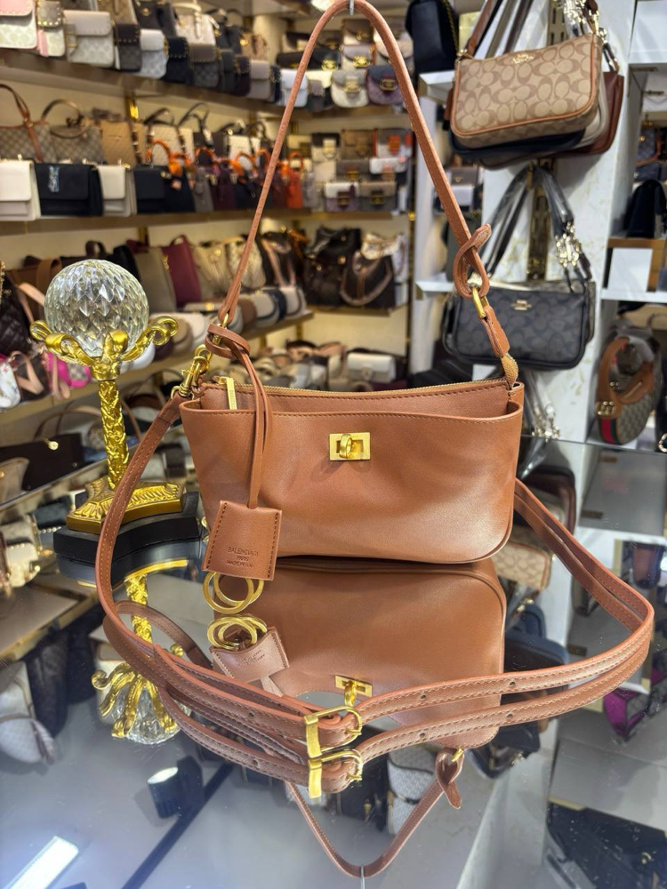 Balenciaga çanta