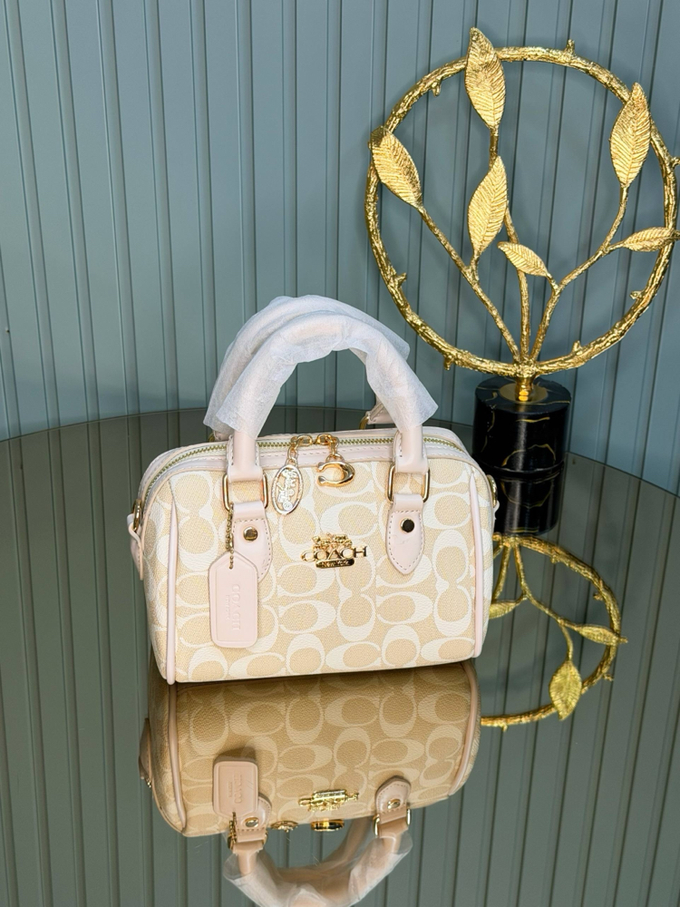 Coach mini