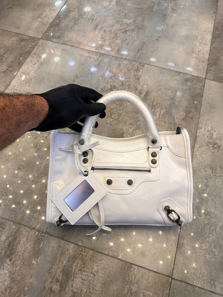 Balenciaga çanta