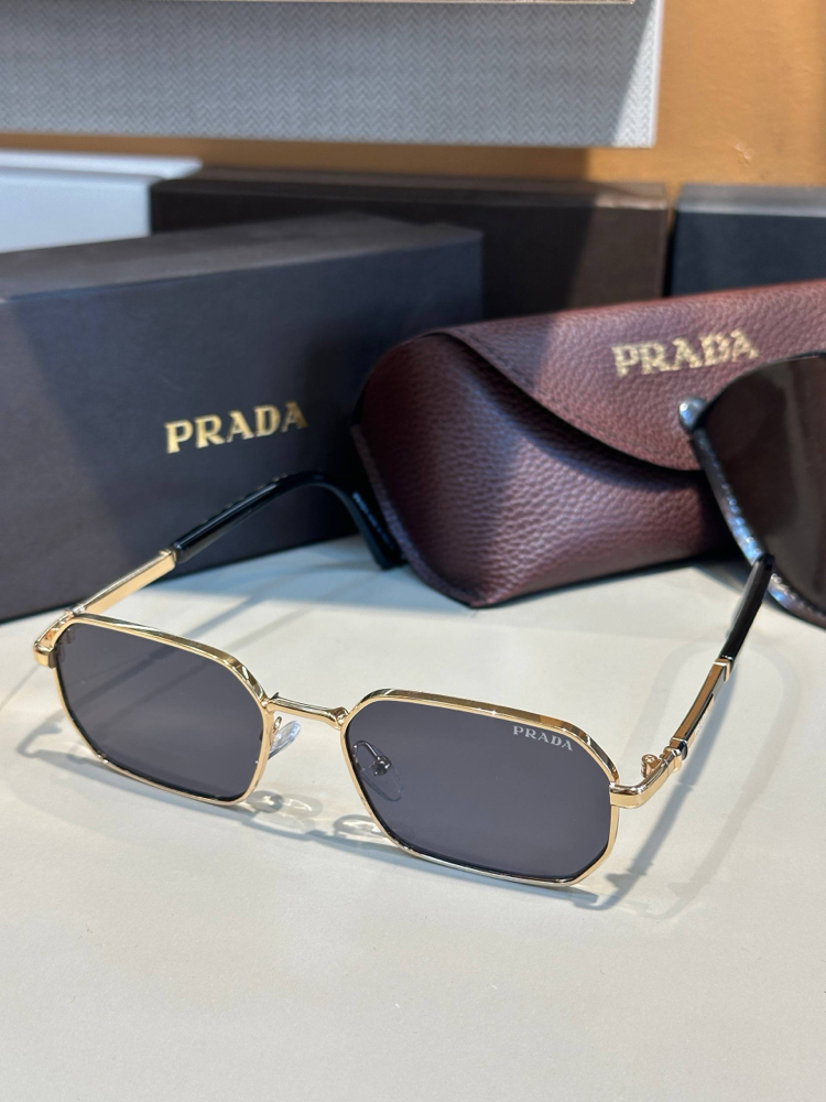 Prada gözlük men