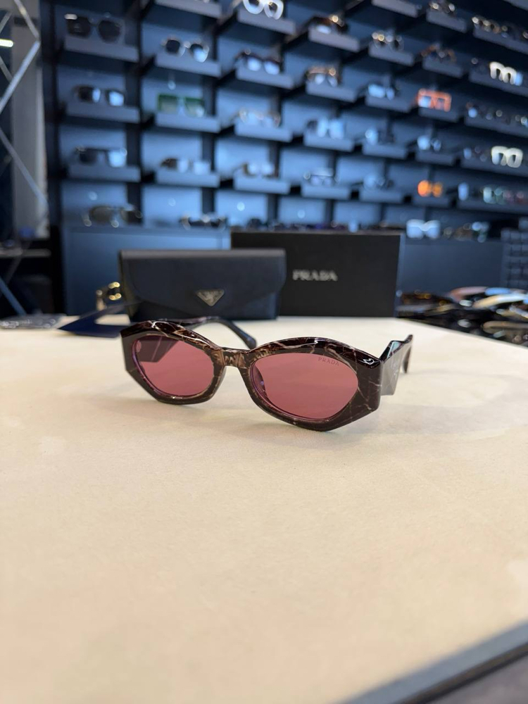 Prada gözlük 