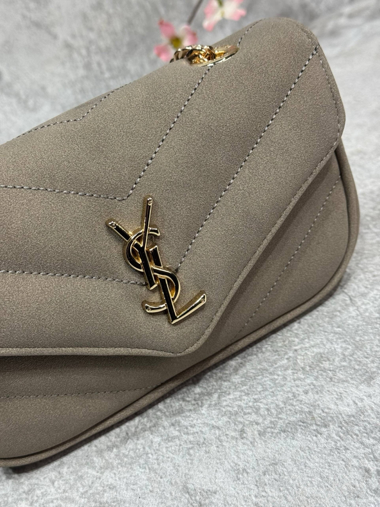 YsL süet
