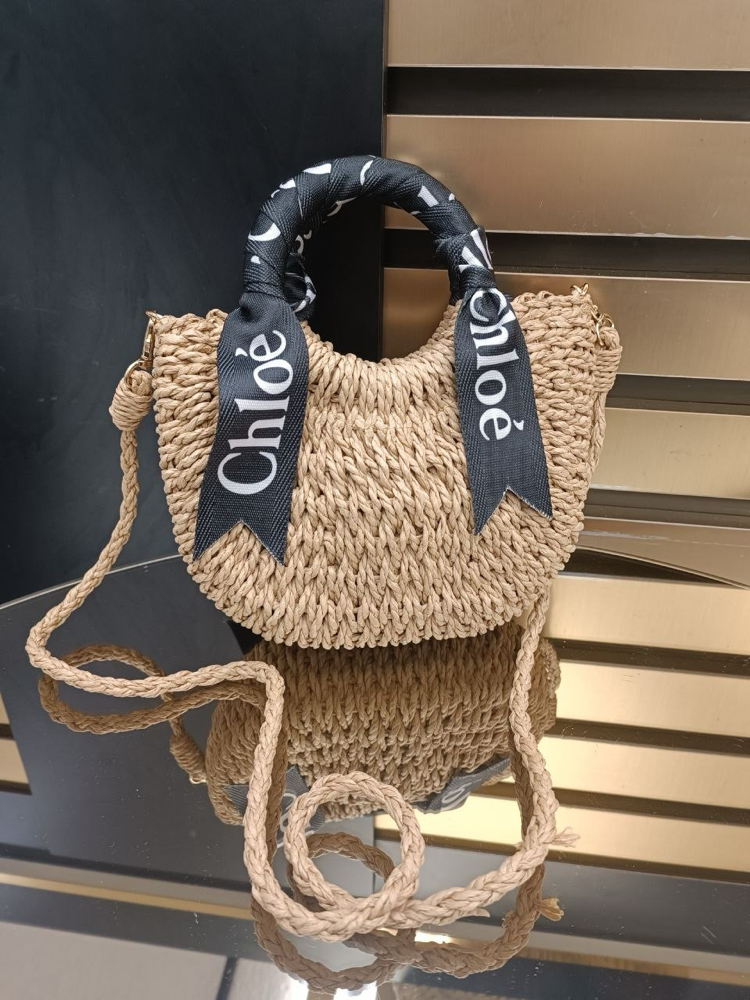 Chloe mini