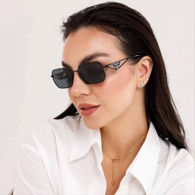Prada gözlük