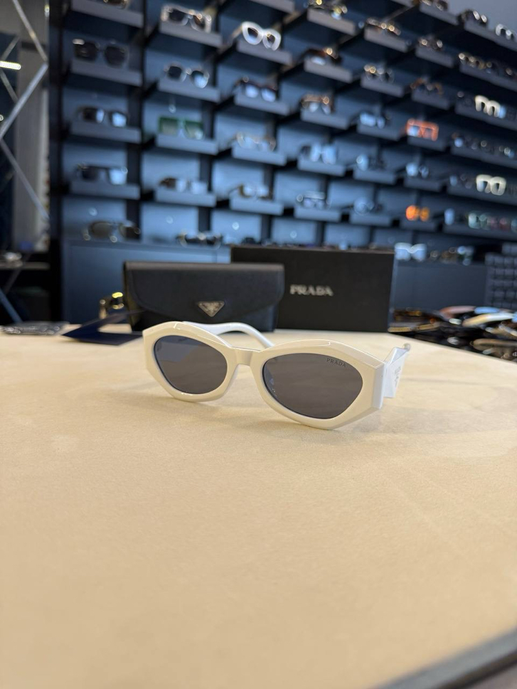 Prada gözlük 