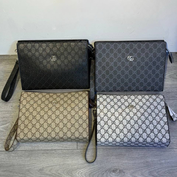Gucci clutch 