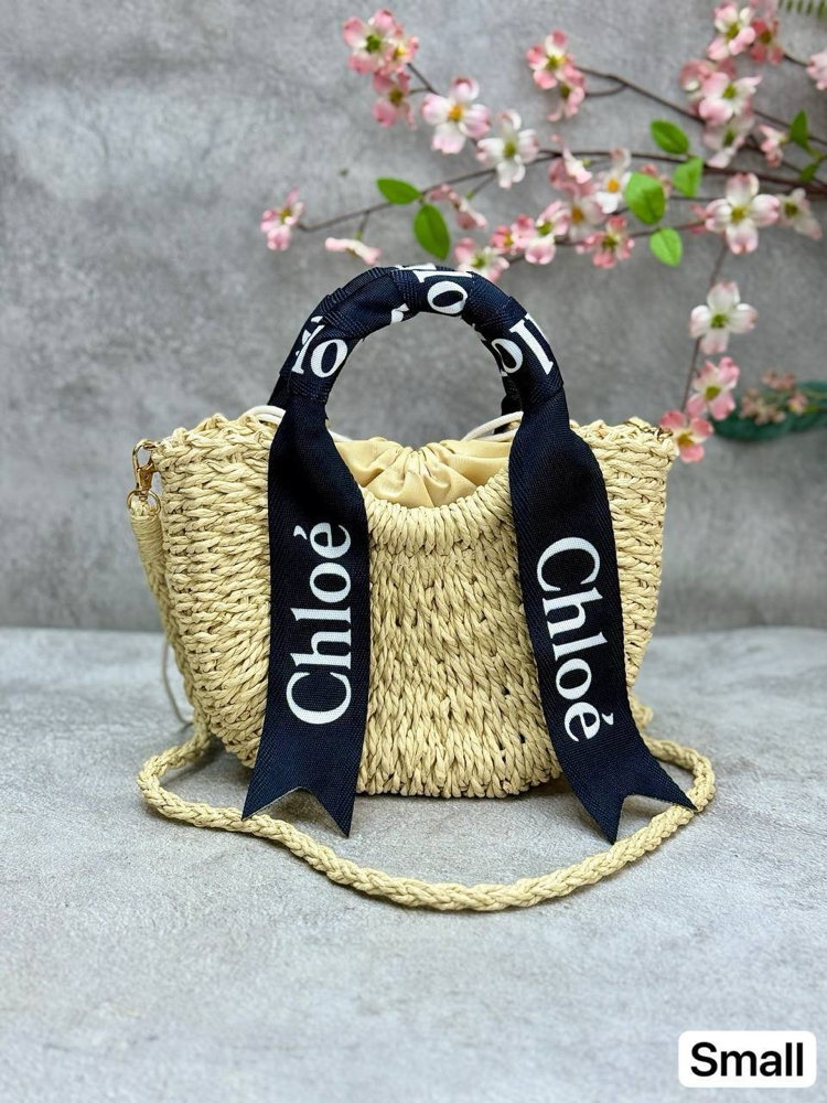 Chloe 