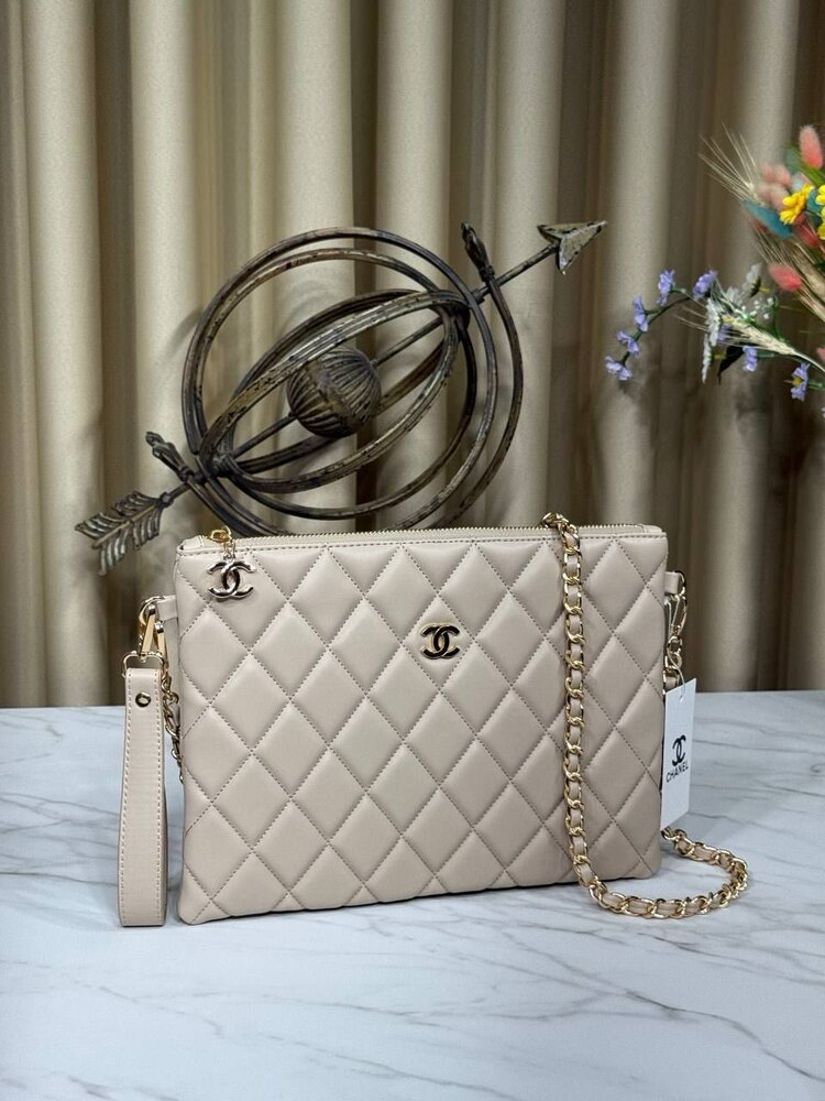 Chanel clutch