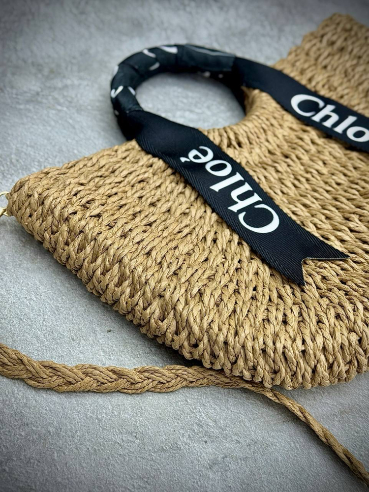 Chloe 