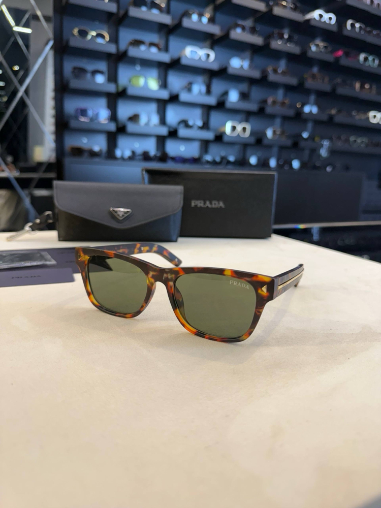 Prada gözlük