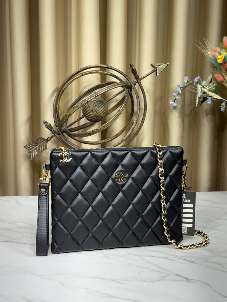 Chanel clutch