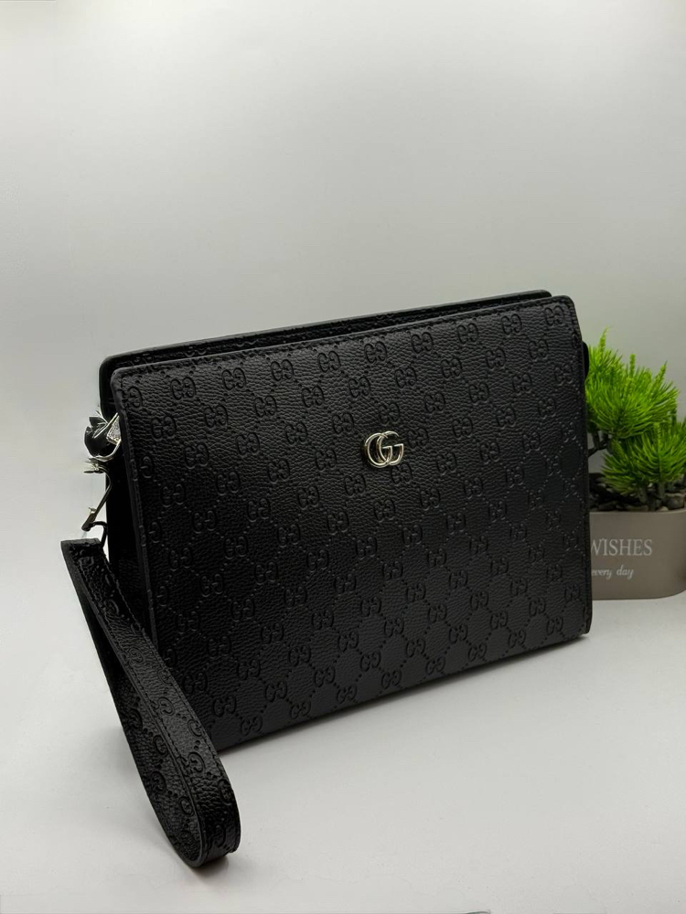 Gucci clutch 
