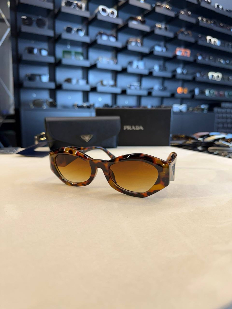 Prada gözlük 