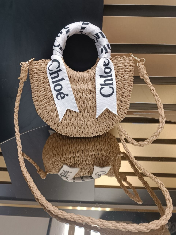 Chloe mini