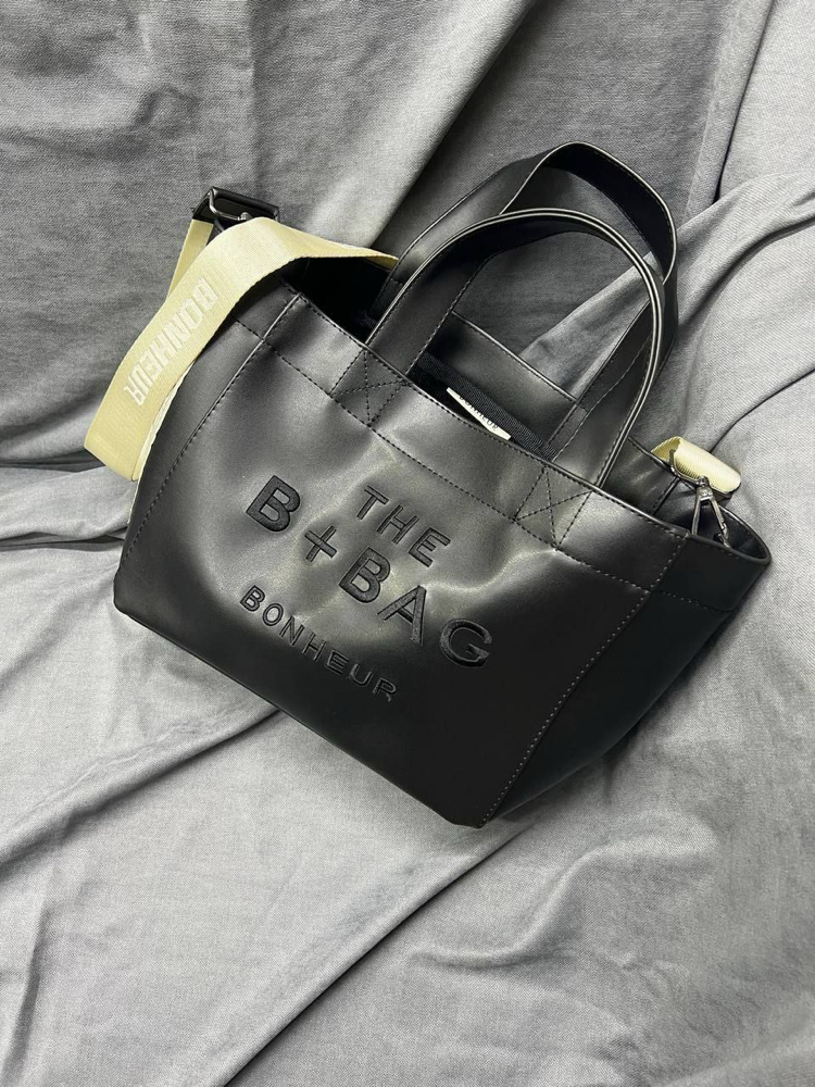 The tote bag