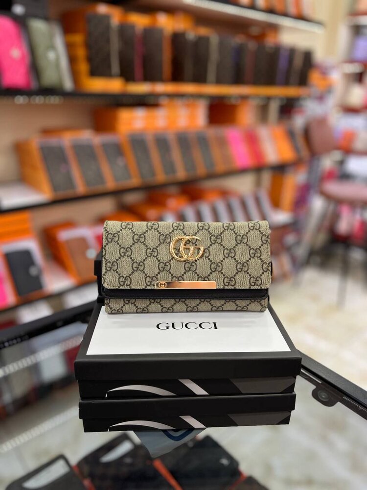 Gucci cüzdan