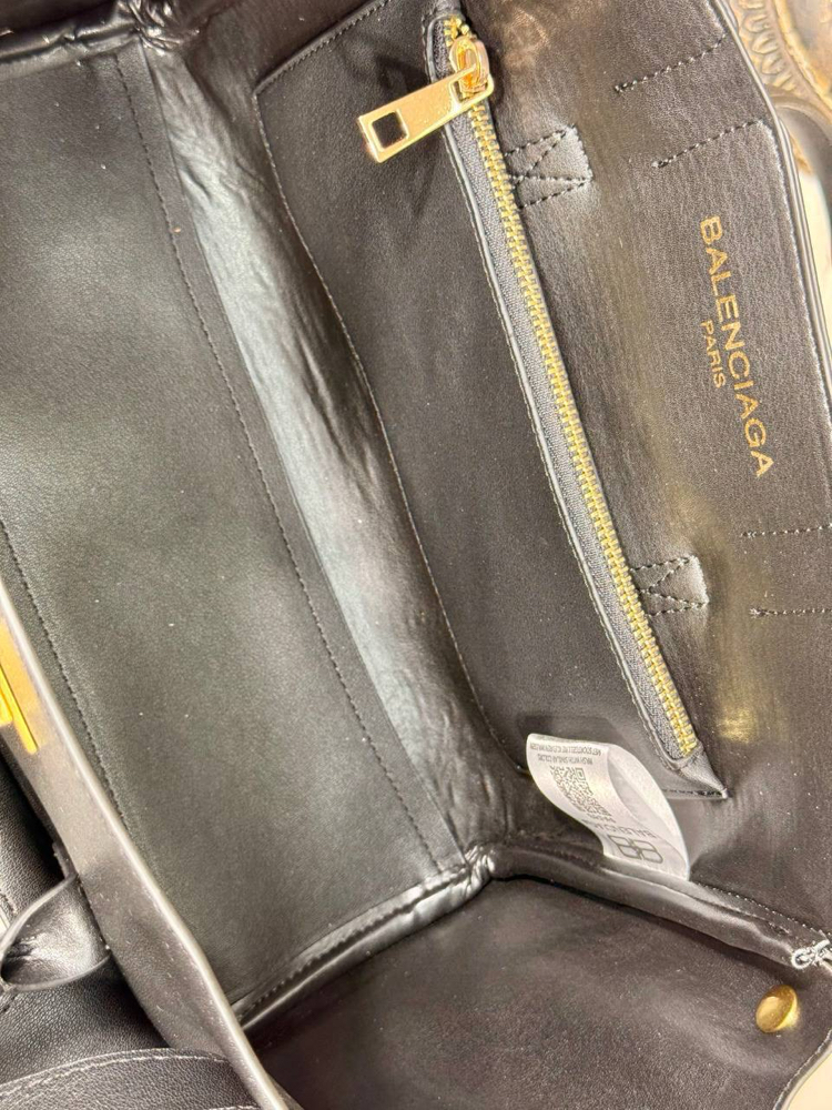 BALENCIAGA