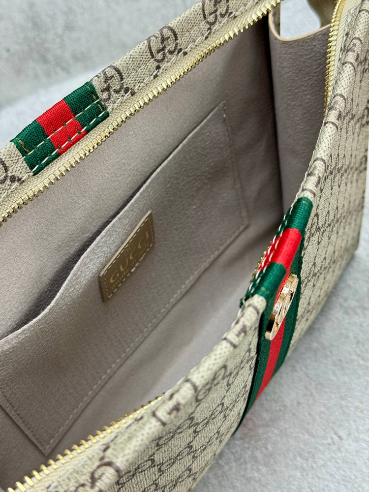 Gucci clutch 