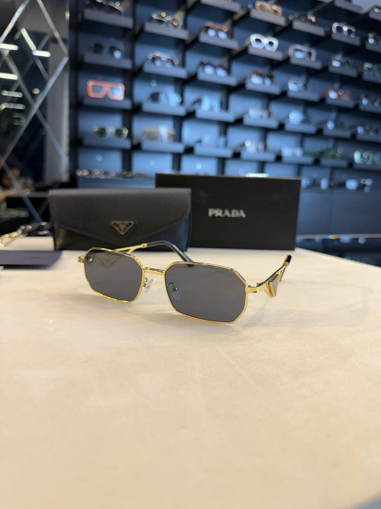 Prada gözlük