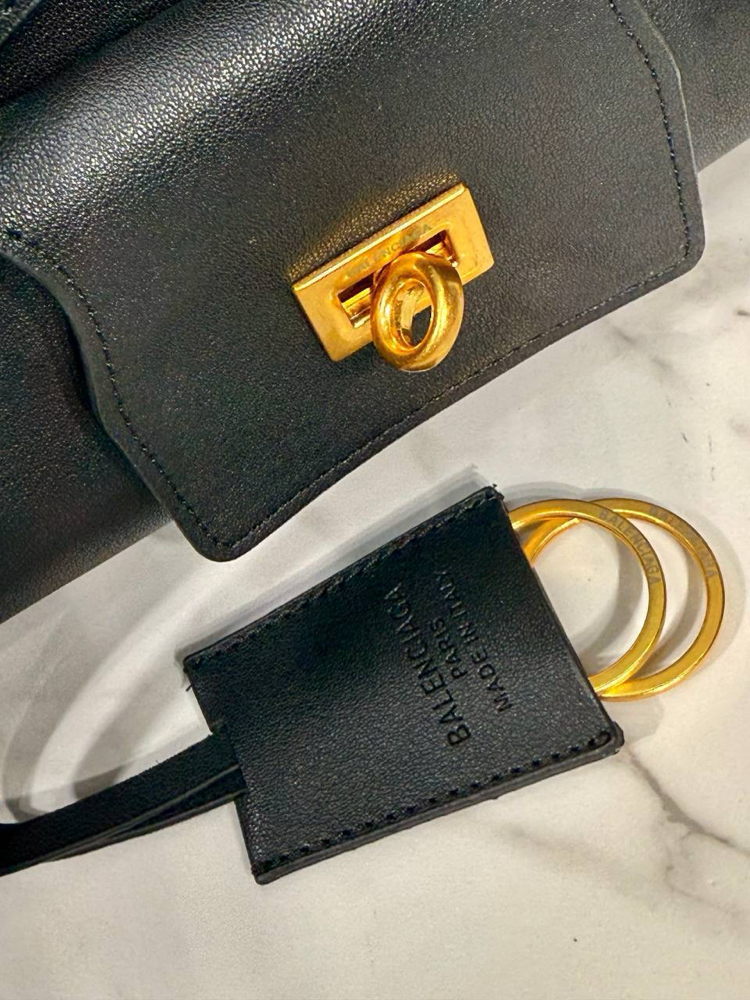 BALENCIAGA