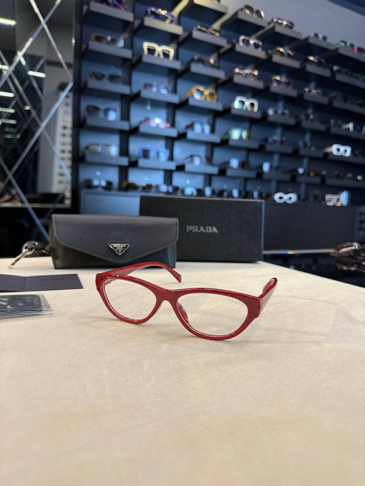 Prada gözlük
