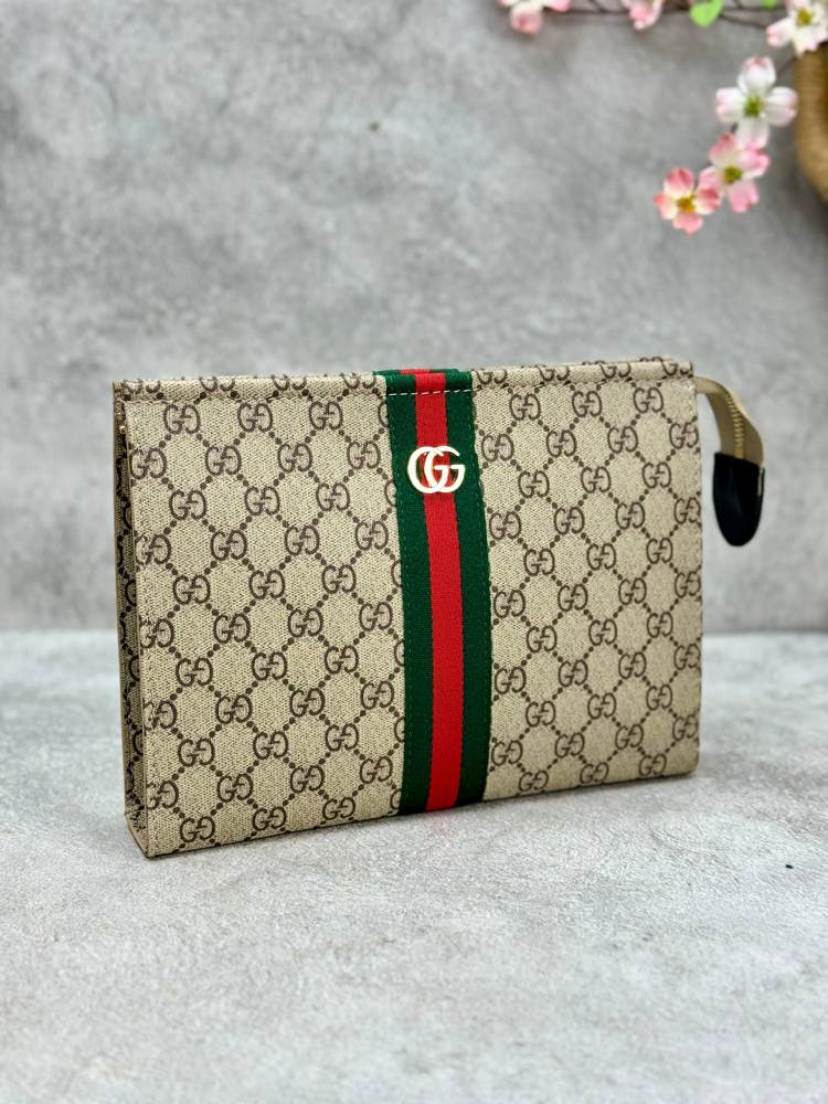 Gucci clutch 