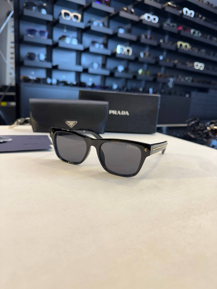 Prada gözlük