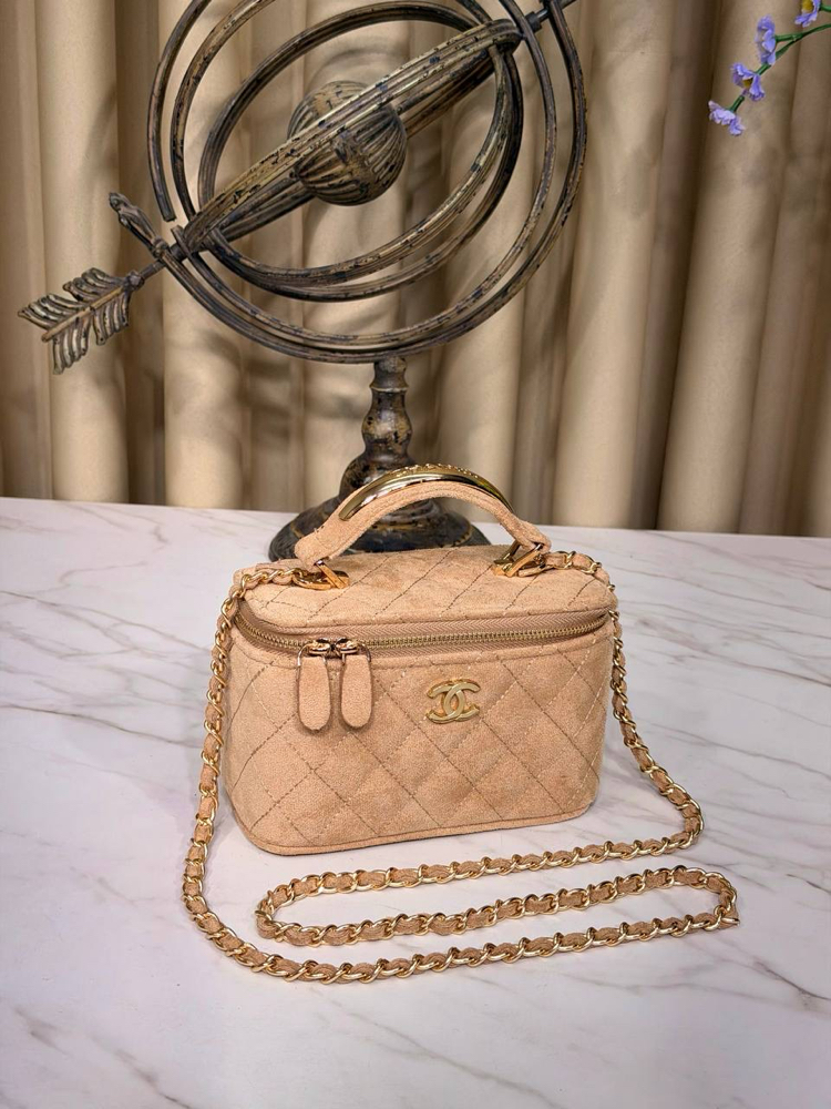 Chanel süet