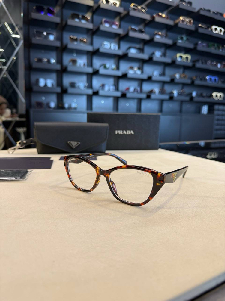 Prada gözlük