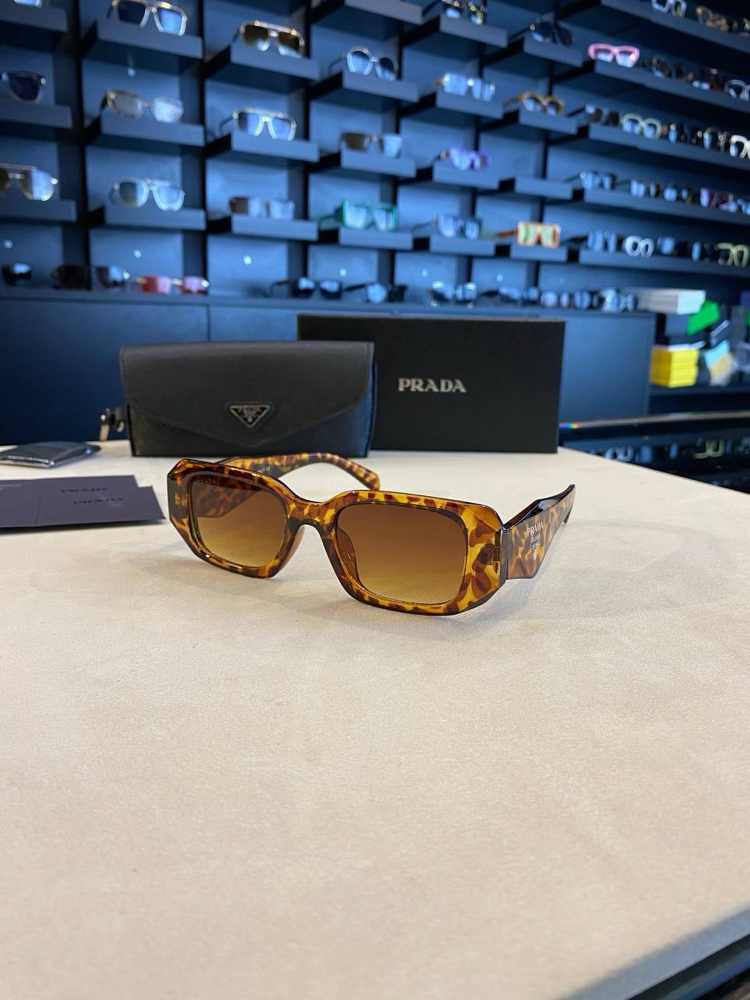 Prada gözlük