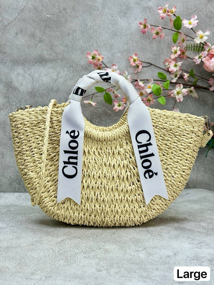 Chloe 