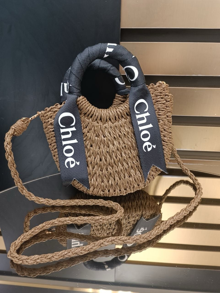 Chloe mini