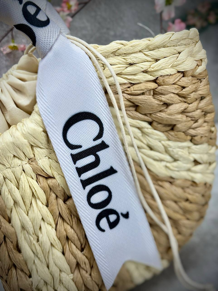Chloe 