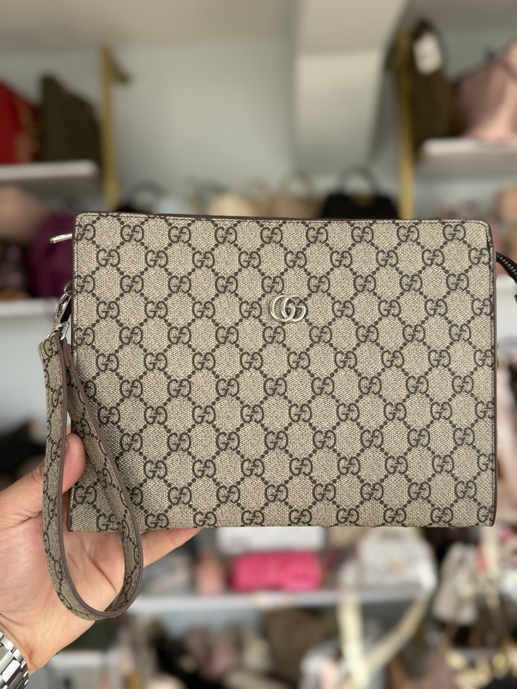 Gucci clutch 