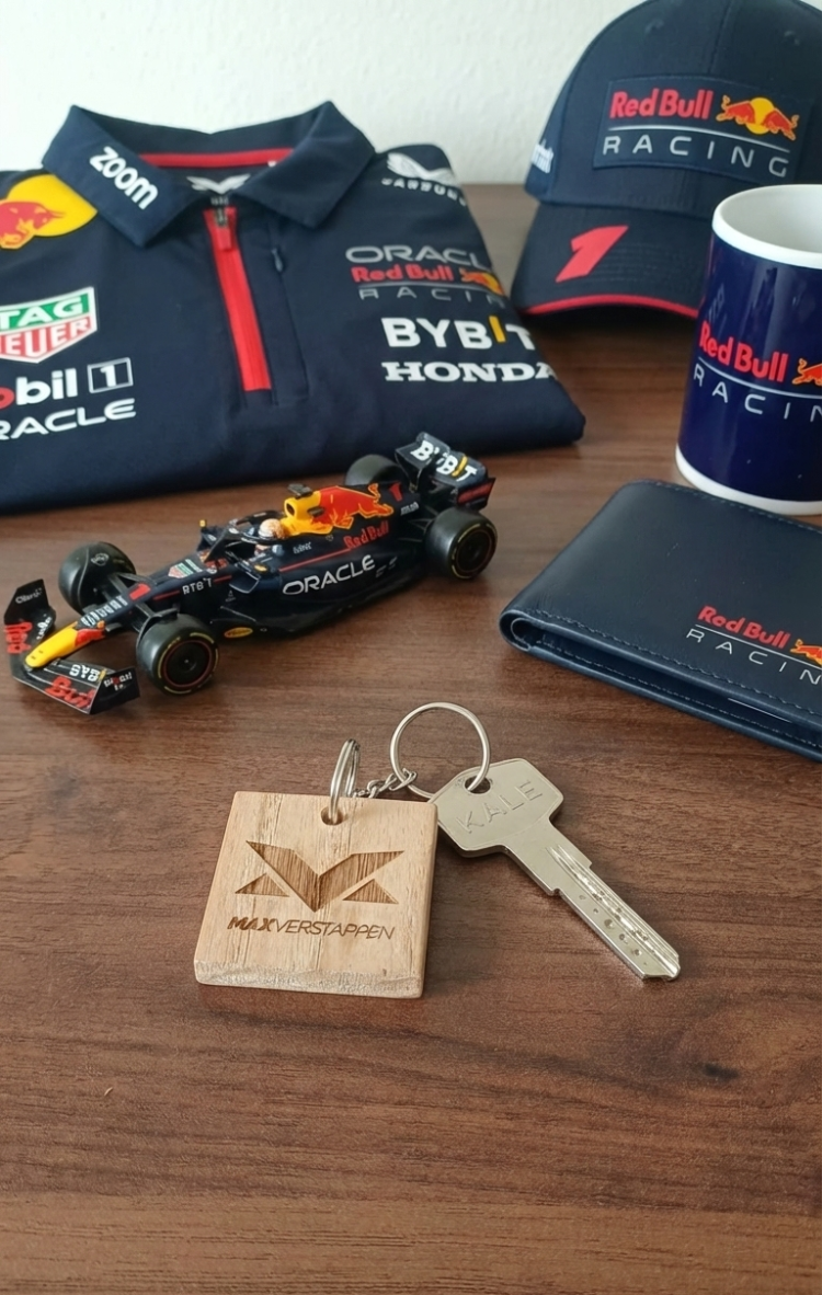 Red Bull Logolu Ahşap Anahtarlık
