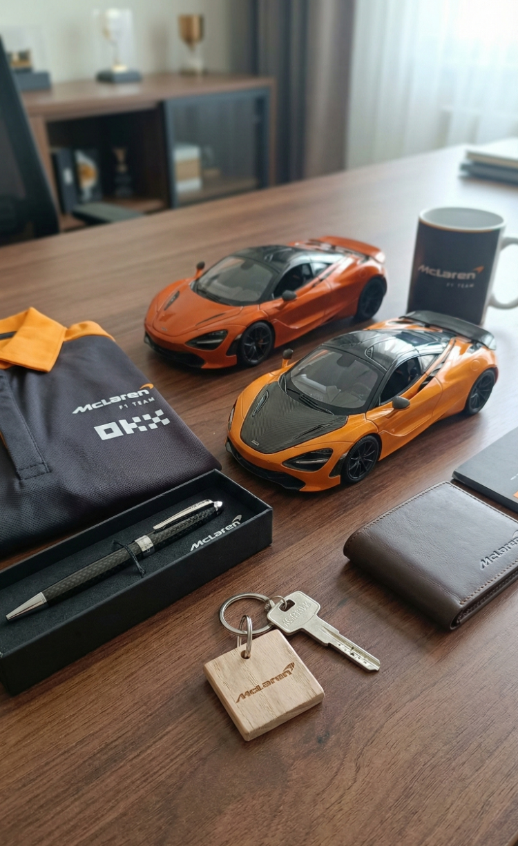 McLaren Logolu Ahşap Anahtarlık