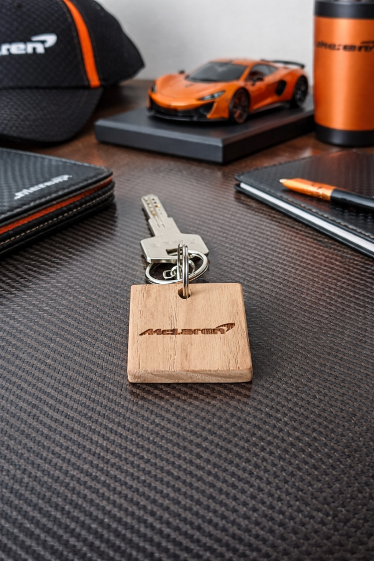 McLaren Logolu Ahşap Anahtarlık