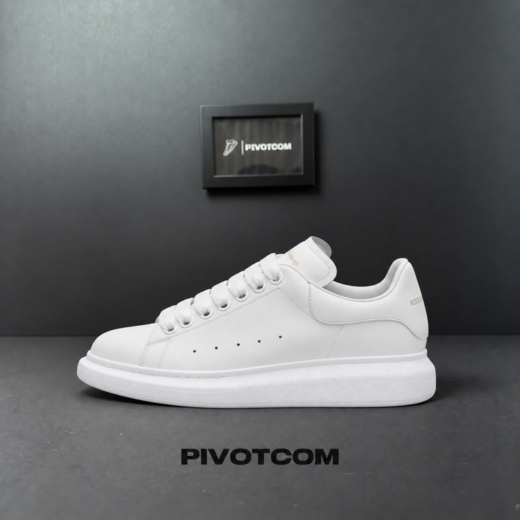 Alexander McQueen “All White”