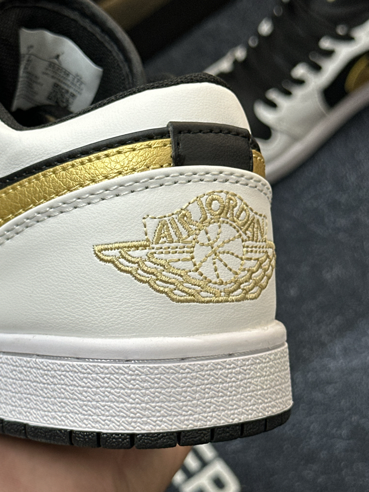 Nike Air Jordan 1 Low SE “Black Gold”