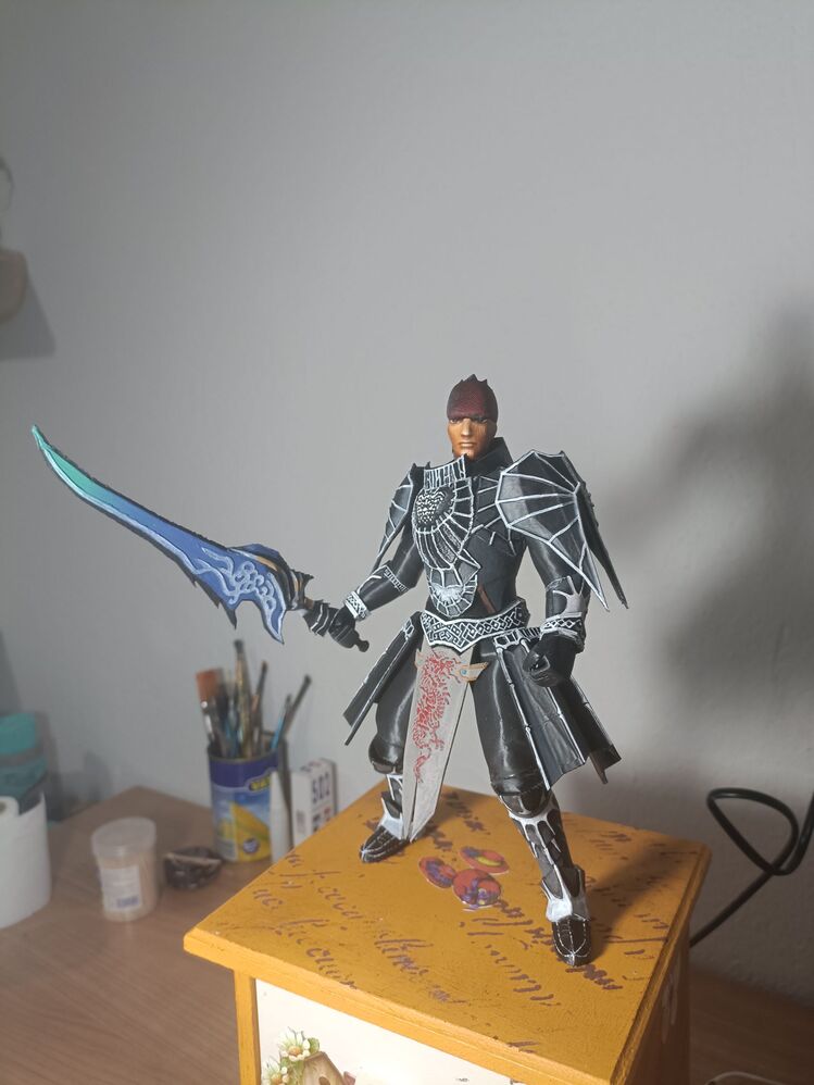 Siyah Çelik Zırh ( 20 cm )